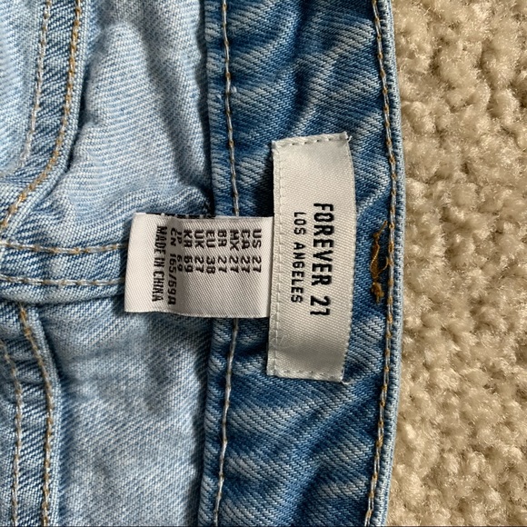 F21 Distressed Denim Shorts - Picture 4 of 4